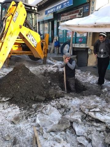 Eksi 15 Derecede Su Ve Kanalizasyon Çalışmaları Devam Ediyor