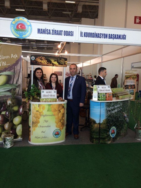 Salihli Ziraat Odası, Agroexpo’da Üzüm Dağıttı