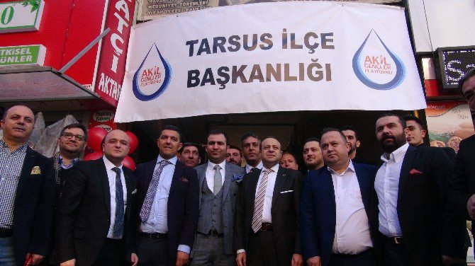 Eski Avrupa Birliği Bakanı Egemen Bağış’a Gençlerden Yoğun İlgi