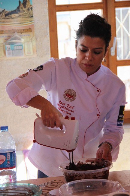 Uçhisar Kadıneli Restaurantda Pasta Günleri Başlıyor