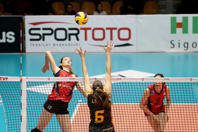 Vakıfbank, Galatasaray’ı 3-0 Mağlup Etti