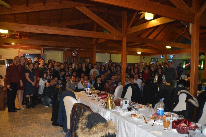 Aliağa’da Halk Oyunlarına Yoğun İlgi