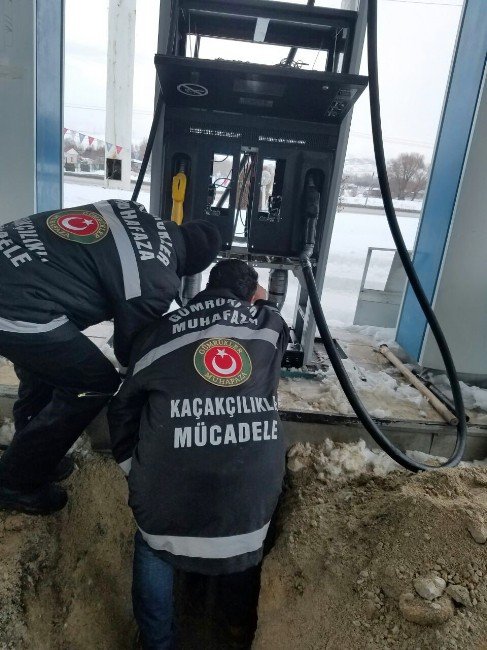 Gümrük Muhafaza Ekipleri 13 Bin 500 Litre Kaçak Akaryakıt Ele Geçirdi