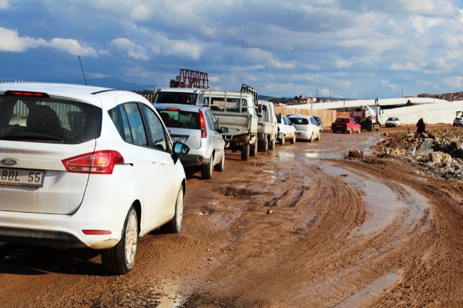 Ayvalık’ta Sürücülerin Gönül Yolu Çilesi