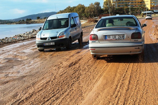 Ayvalık’ta Sürücülerin Gönül Yolu Çilesi