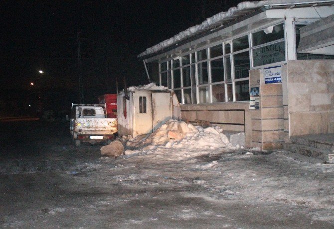 Sanayi Sitesi Bekçisi Kulübesinde Ölü Bulundu