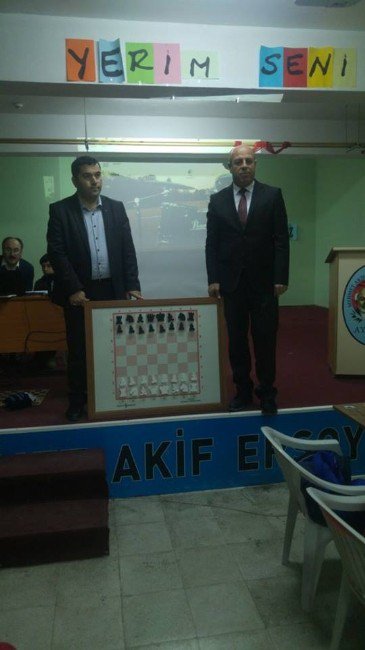 Mehmet Akif Ersoy’da Satranç Şampiyonası