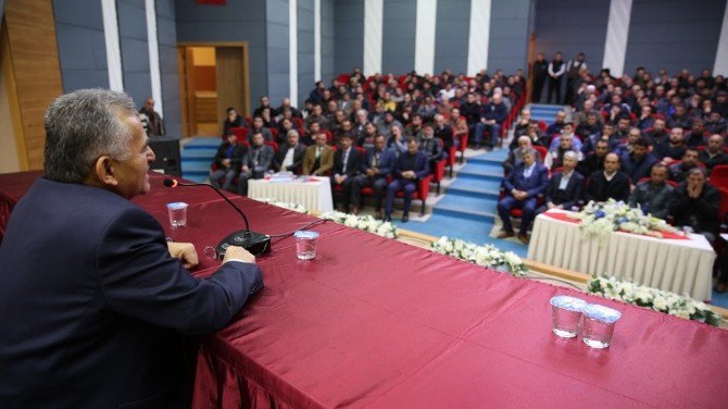 Melikgazi’de Park Ve Bahçeler İşçilerine