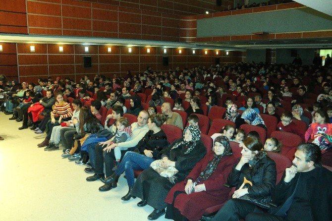 Büyükşehir’den Karne Hediyesi