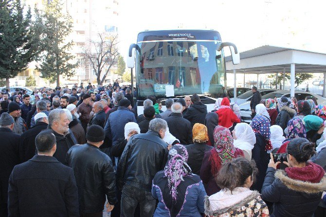 Öğrenci Ve Öğrenci Velileri Umre Yolculuğuna Çıktı