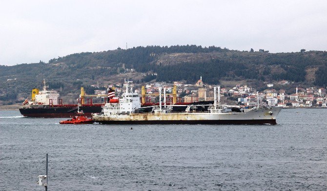 Çevre Kirliliğine Sebep Olan Gemi Çanakkale Boğazı’ndan Geçti