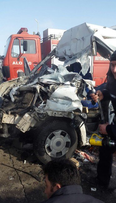 Erzurum’da Zincirleme Trafik Kazası: 24 Yaralı