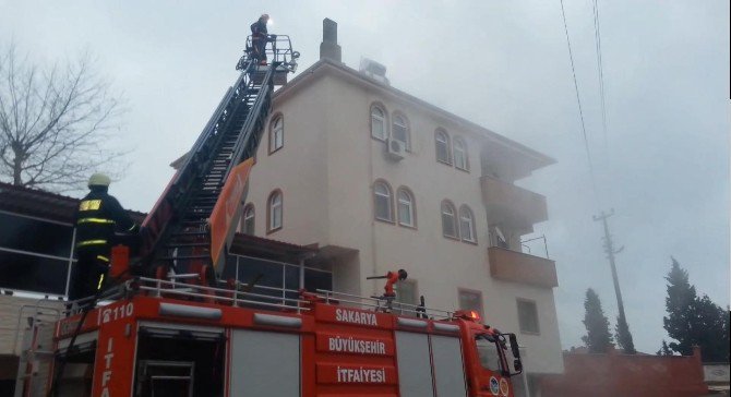 Sakarya’nın İki Ayrı İlçesinde Çıkan Yangın Söndürüldü