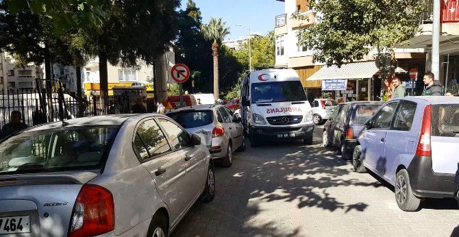 Hatalı Parklanma Yüzünden Ambulans Sokağa Giremedi