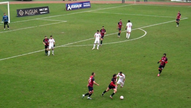 80 Metreden Gol Attı, Stat Yıkıldı