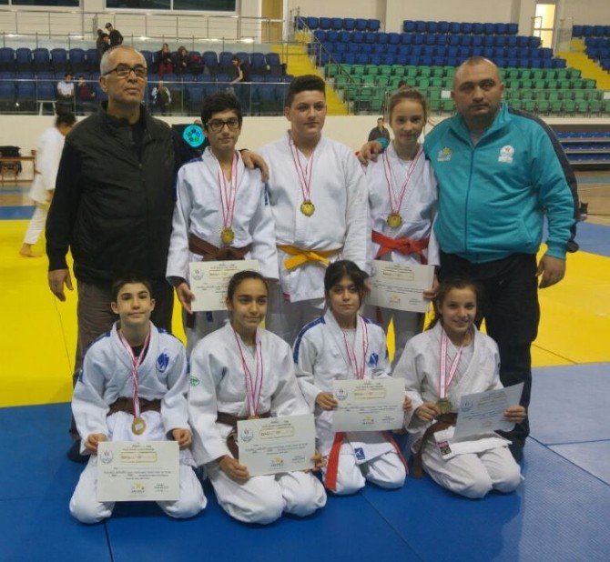 Yunusemre Judo’da Başarısını Sürdürüyor