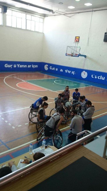 Aydın Engelli Basketbol Takımı Sezonun İlk Yarısını Galibiyetle Kapadı