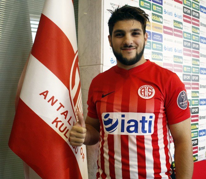 Mustafa El Kabir Resmen Antalyaspor’da