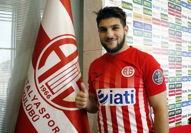 Mustafa El Kabir Resmen Antalyaspor’da