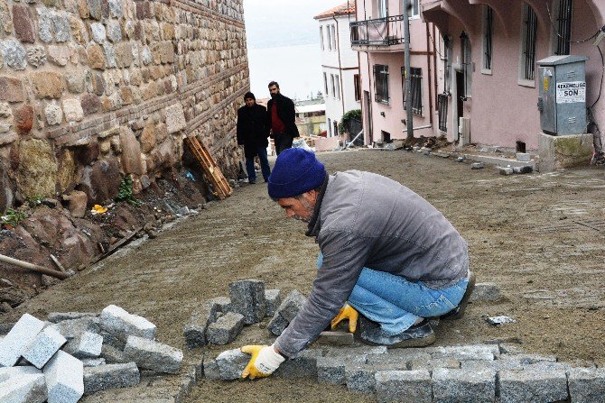 İzmit’te Üst Yapı Çalışmaları Sürüyor