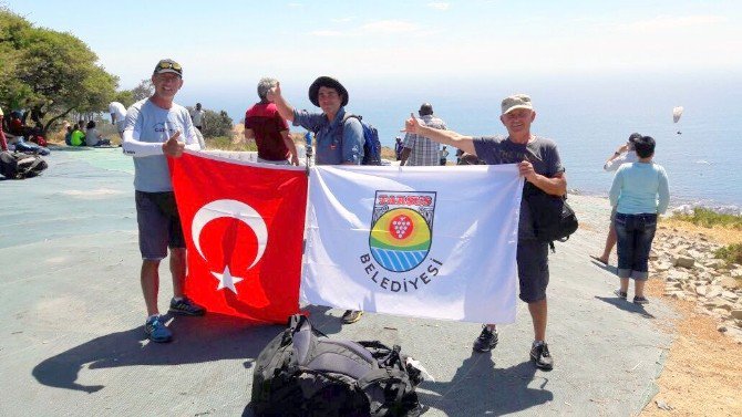 Tarsuslu Paraşütçüler Güney Afrika’da Yarışıyor