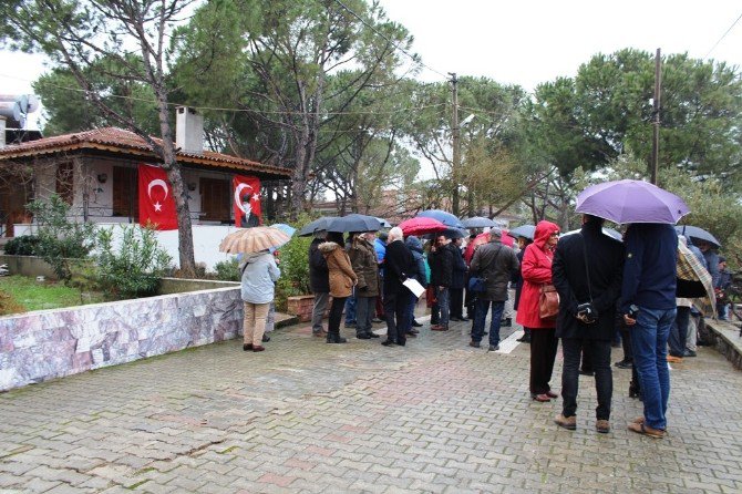 Ayvalık’ta Uğur Mumcu Evinde Anıldı