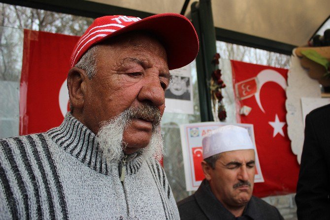 Şehidin Kanını Öptü, Nöbetine Son Verdi