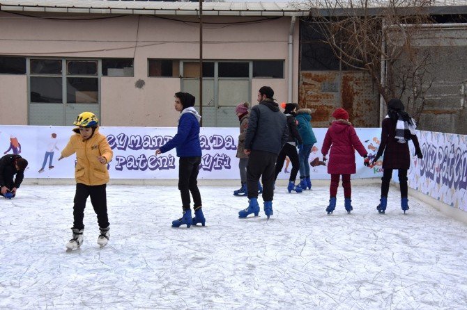 Buz Pateni Pisti Hizmete Başladı