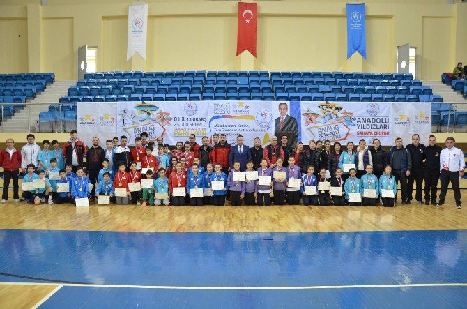 Anadolu Yıldızlar Ligi Badminton Çeyrek Final Müsabakaları Sona Erdi