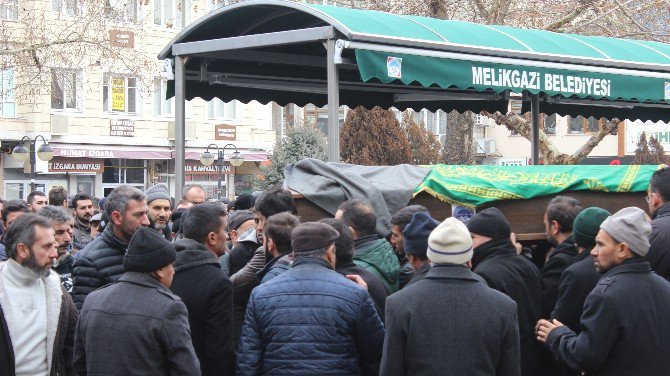 İş Kazasında Hayatını Kaybeden İşçi Toprağa Verildi