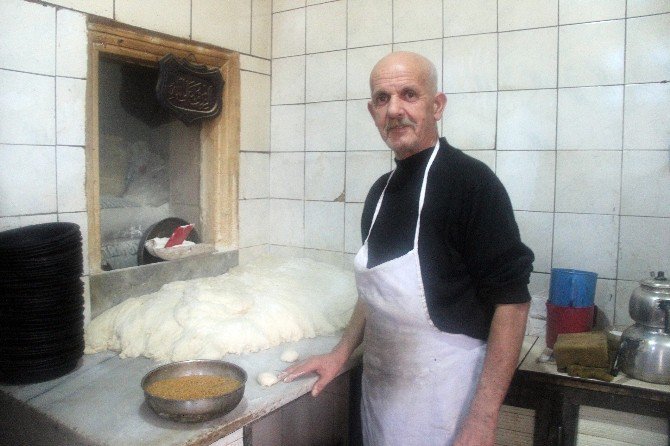 ’Çölyak Hastası’ Fırıncı Kendi Yaptığı Ekmekleri Yiyemiyor