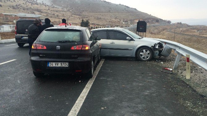 Elazığ’da Trafik Kazası: 2 Yaralı