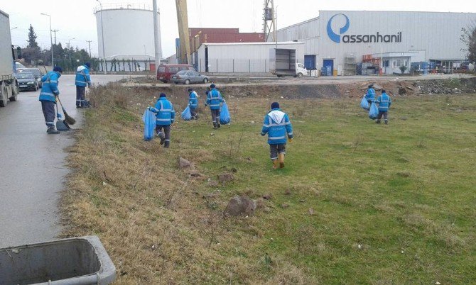 İzmit’teki Cadde Ve Sokaklar Temizleniyor