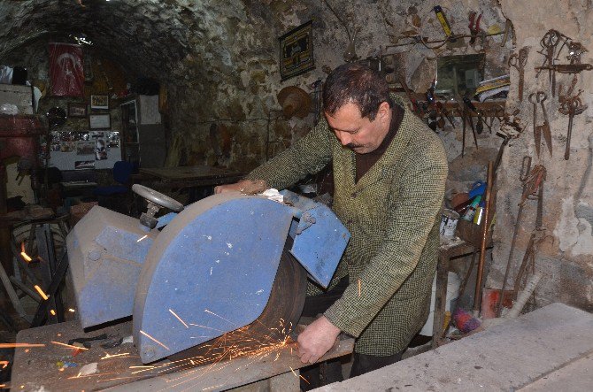 Demir Ustası Kanunuyla Mardin’i Tanıtıyor