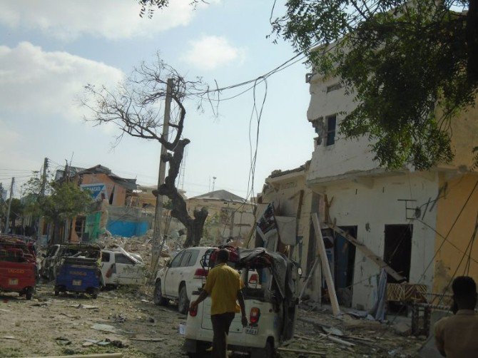 Mogadişu’da Otel Saldırısı: 15 Ölü