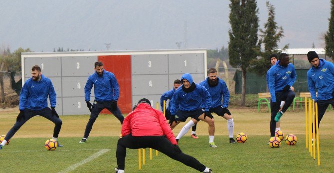 Akhisar Belediyespor İle Anlaşan Mustafa Yumlu İlk İdmanına Çıktı