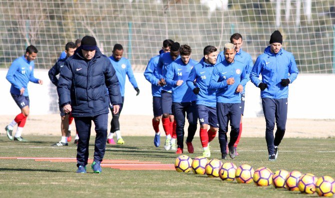 Antalyaspor’un Yeni Forveti El Kebir Attığı Gollerle Göz Dolduruyor