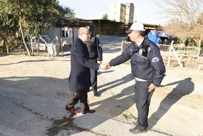 Vali Demirtaş’tan Uygulama Noktasındaki Polislere Ziyaret