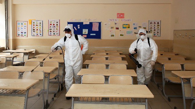 Sultangazi’de Okullarda Dezenfeksiyon Çalışması