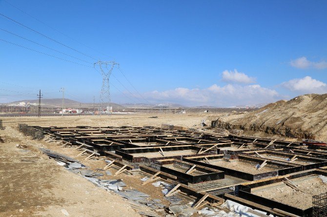 Niğde Belediyesinin Yeni Hal Kompleksi Çalışmaları Sürüyor