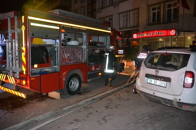 Adana’da Uygulama Otelinde Yangın