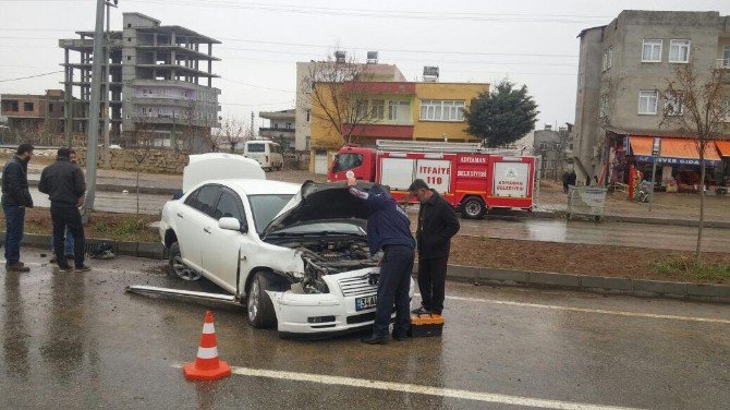 İtfaiye Ekibi Kaza Yapan Aracın Gaz Kaçağına Zamanında Müdahale Etti