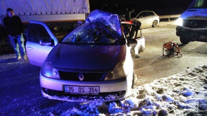 Afyonkarahisar’da Trafik Kazası: 1 Ölü, 2 Yaralı