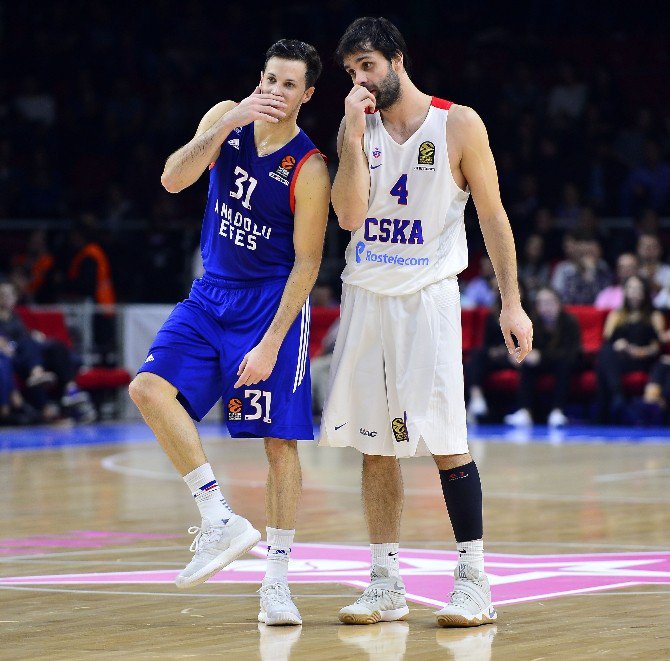 Anadolu Efes, Moskova Deplasmanında