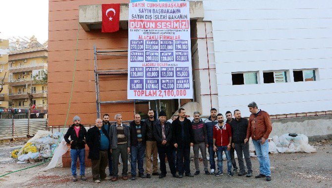 Taşeron Firmadan Paralarını Alamadıklarını İddia Eden Esnaf Ve İşçilerden Afişli Tepki