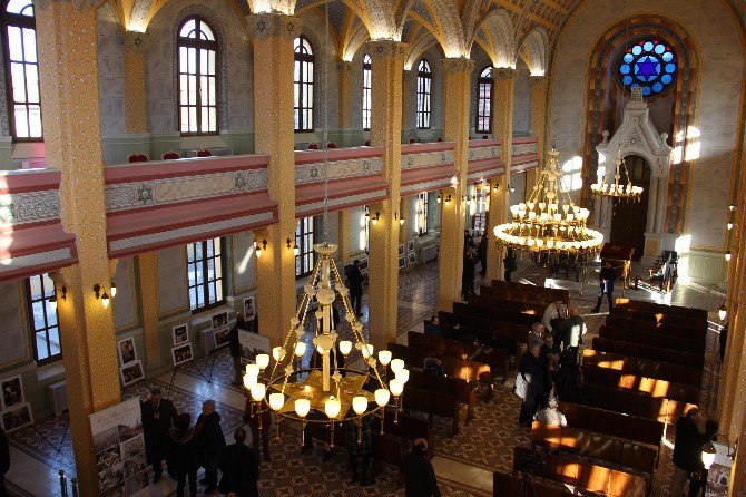 Edirne Büyük Sinagogu’nda ‘Cuma, Cumartesi, Pazar’ Fotoğraf Sergisi