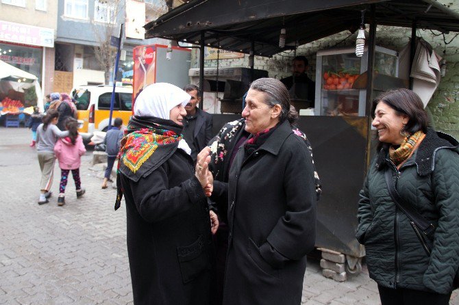 Başkan Akat Halkla Bir Araya Gelmeye Devam Ediyor