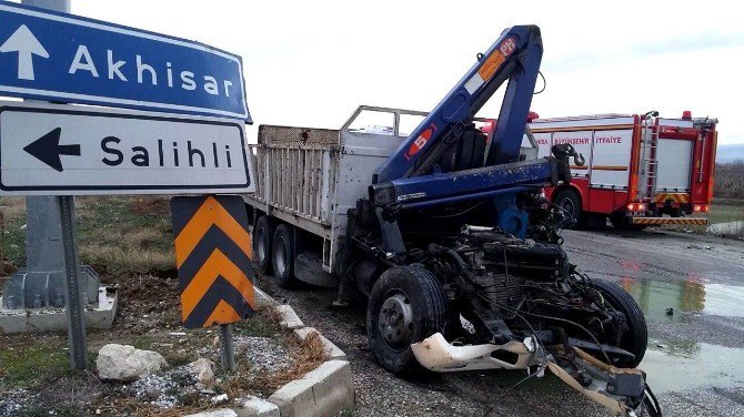 Manisa’da Feci Kaza: 2 Yaralı