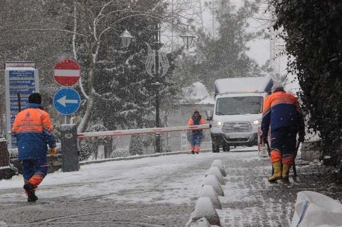 Çamlıca Tepesi Beyaza Büründü