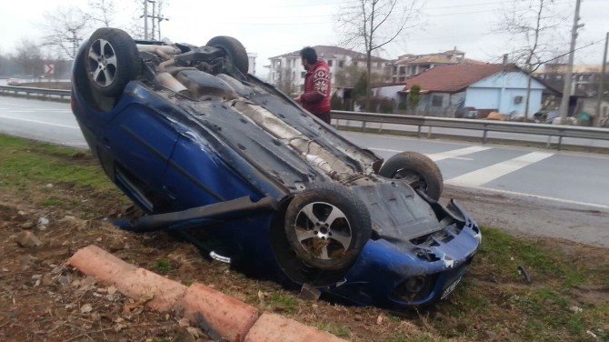 Yoldan Çıkan Otomobil Ters Durabildi